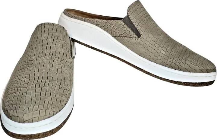 Women's Sasha Slip On In Taupe Croc