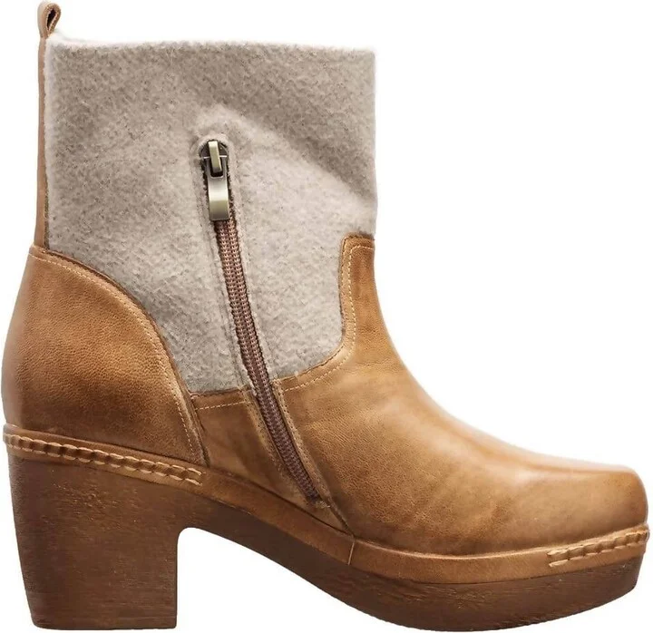 Women's Sato Booties In Cognac Leather