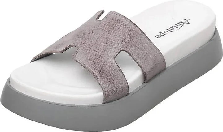 Women's Savvy Sandal In Grey