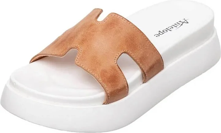 Women's Savvy Sandal In Taupe