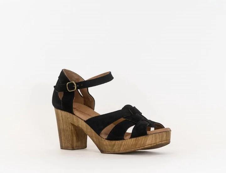 Women's Savy Sandal In Black