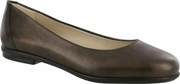 Women's Scenic Ballet Flat Double Wide In Bronze
