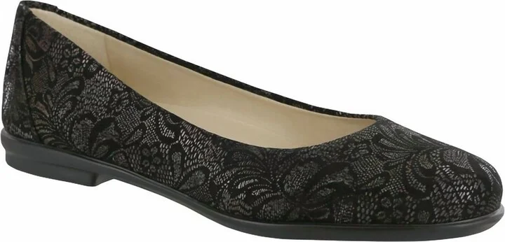 Women's Scenic Ballet Flat In Black