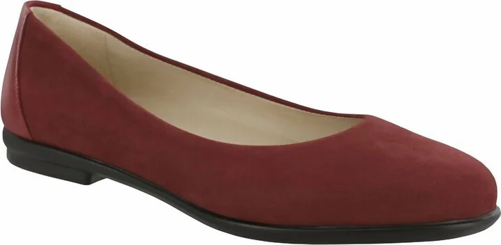 Women's Scenic Ballet Flat In Red