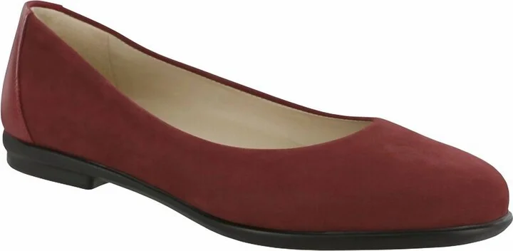 Women's Scenic Ballet Flat Shoes Medium In Scarlett Red