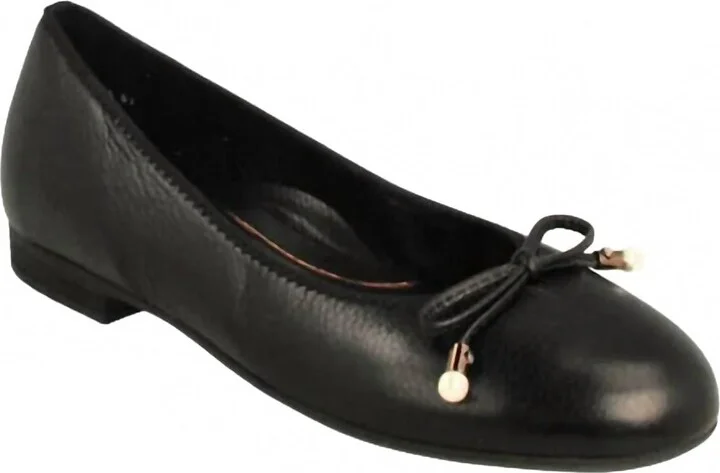Women's Scout Flats In Black