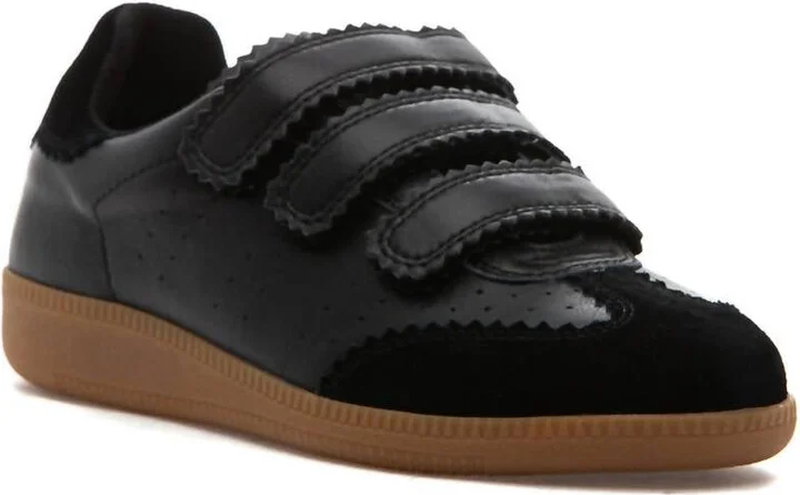 Women's Seena Sneaker In Black