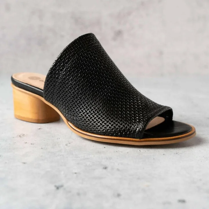 Women's Sevilla Sandal In Black