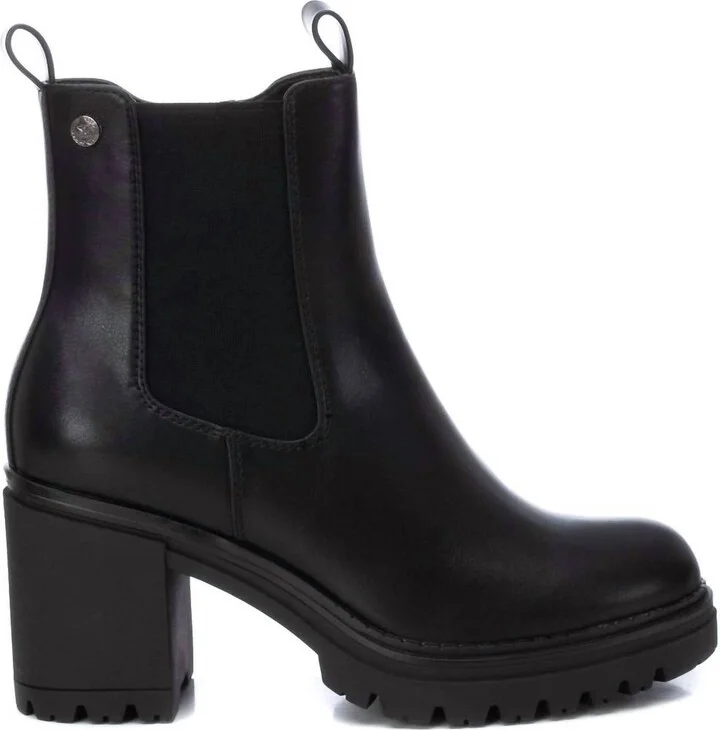 Women's Side Zipper Booties In Black