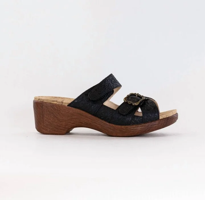 Women's Sierra Sandal In Go For Baroque