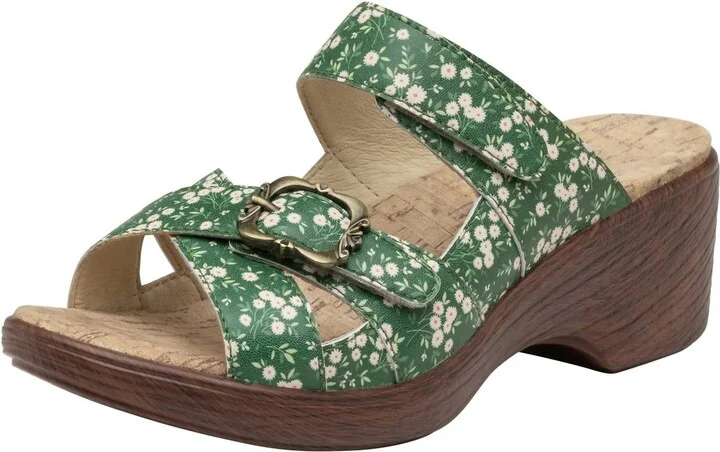 Women's Sierra Sandals In Green Acres