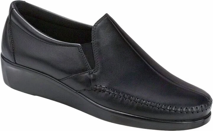 Women's Slip On Loafer - Medium In Black
