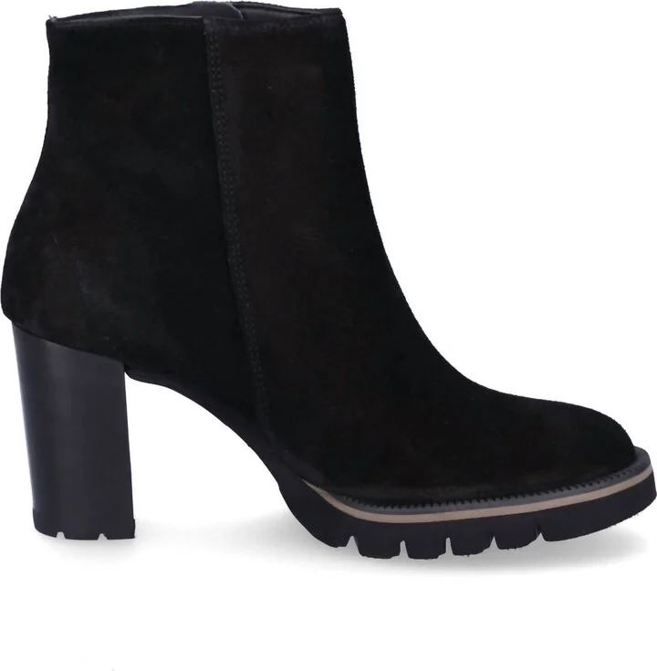 Women's Sloane Lug Block Heeled Boot In Black Suede