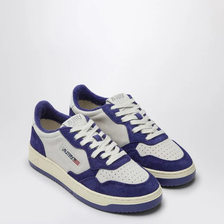 Women's Sneaker /Lily Suede Medalist