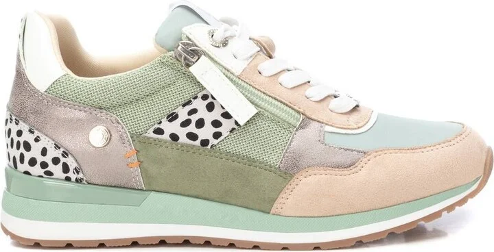 Women's sneakers