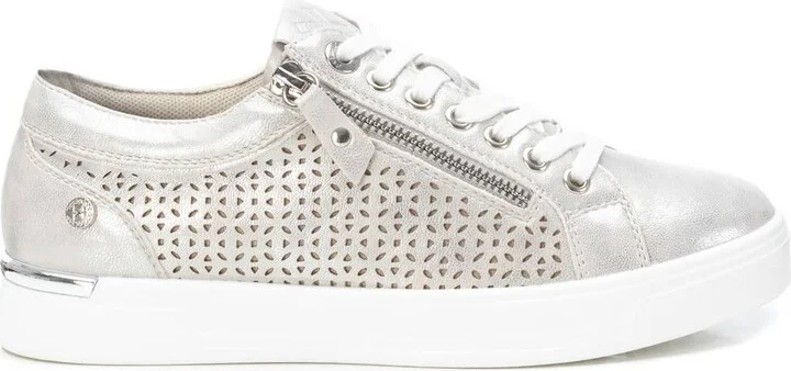 Women's sneakers