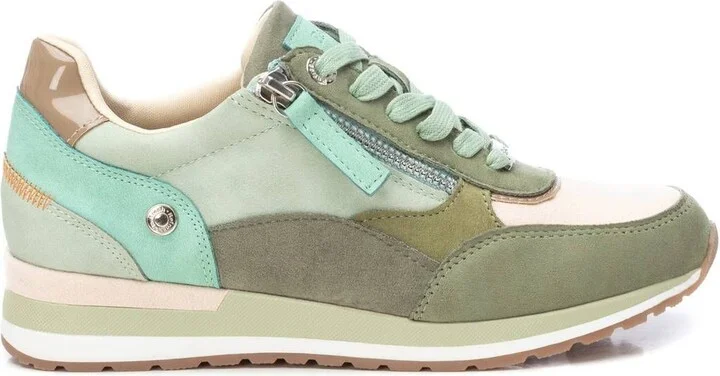 Women's sneakers