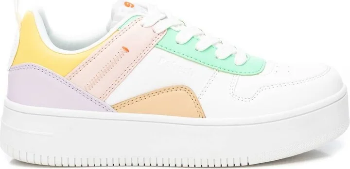 Women's sneakers