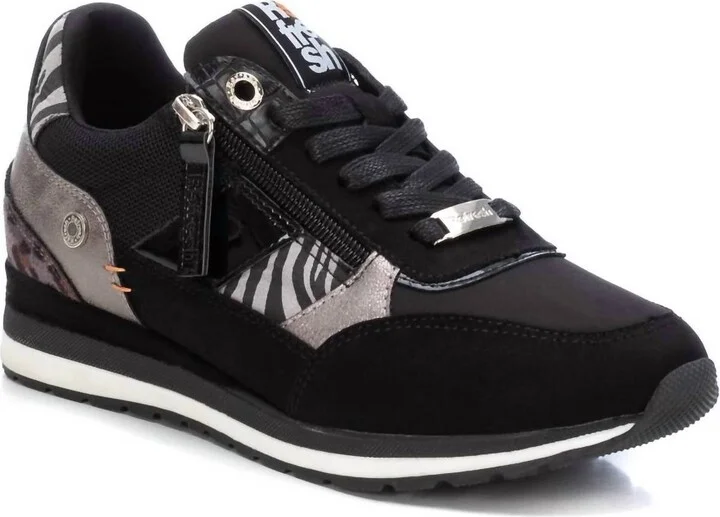 Women's Sneakers In Black