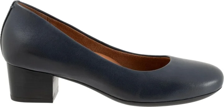 Women's Softwalk Lynn Pumps - Image 2
