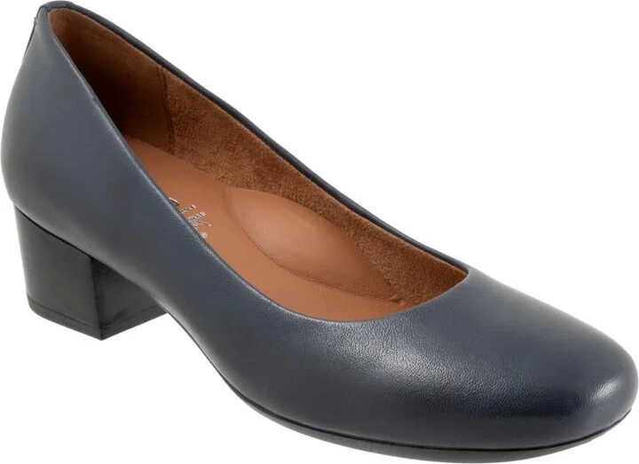Women's Softwalk Lynn Pumps