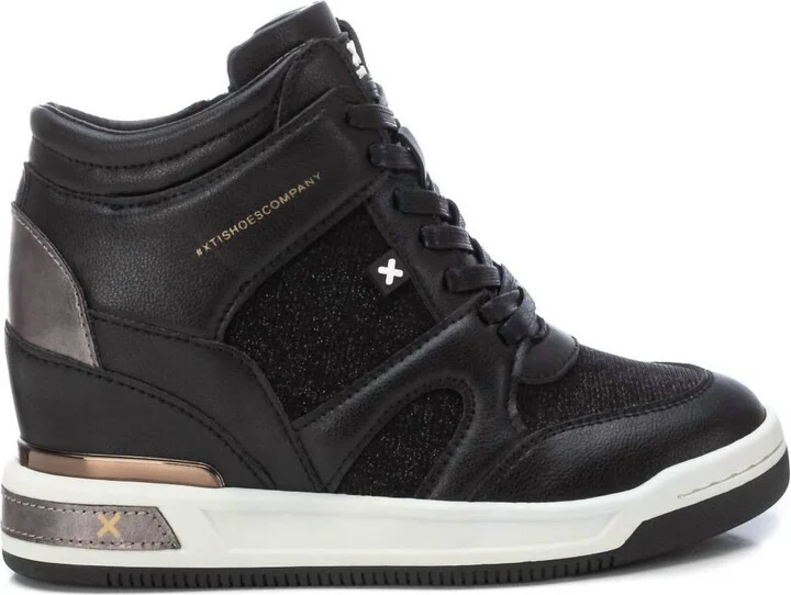 Women's Sporty Booties In Black