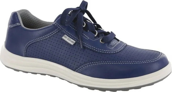 Women's Sporty Lux Sneaker - Wide In 3731