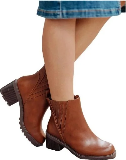 Women's Stomp it Out Lug Sole Bootie - SODA - Image 2