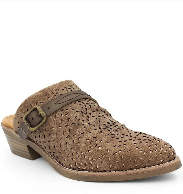 Women's Super B Slip On Shoes In Taupe