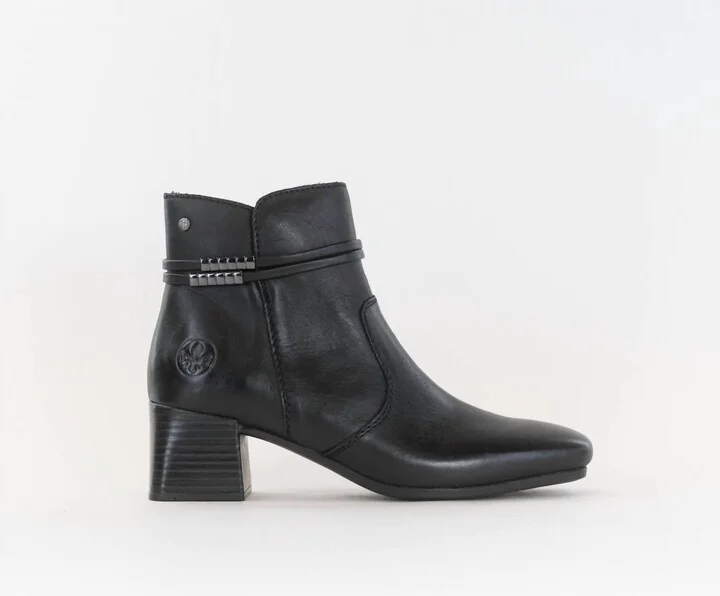 Women's Susi Booties In Black