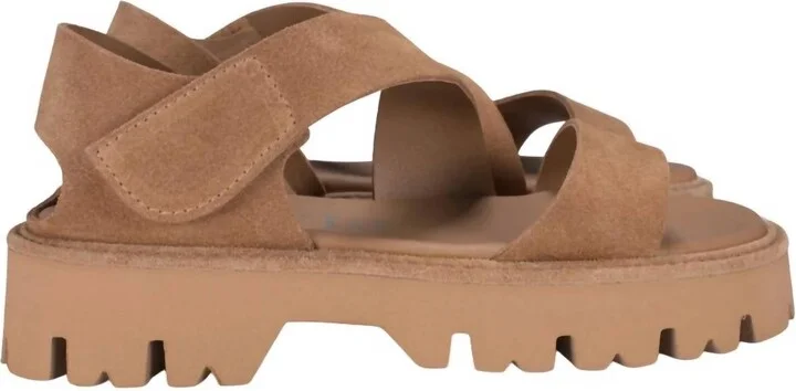 Women's Suton Sandals In Suntan Castoro