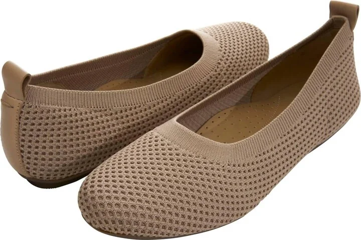 Women's Suvi Stretch Knit Flat In Ecru