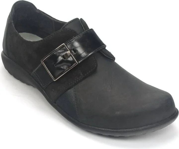 Women's Tane Slip On Shoe In Coal Nubuck