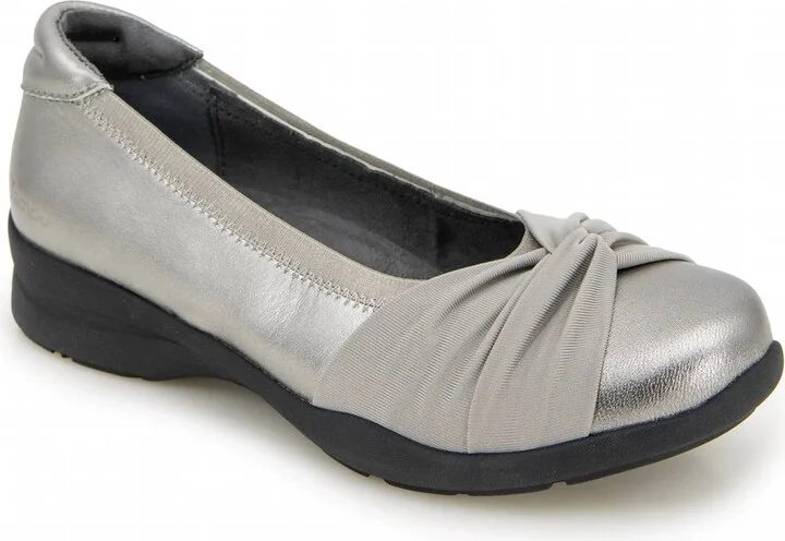Women's Tara Flat Shoes - Medium In Grey