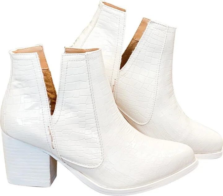 Women's Tarim Bootie In White Croc