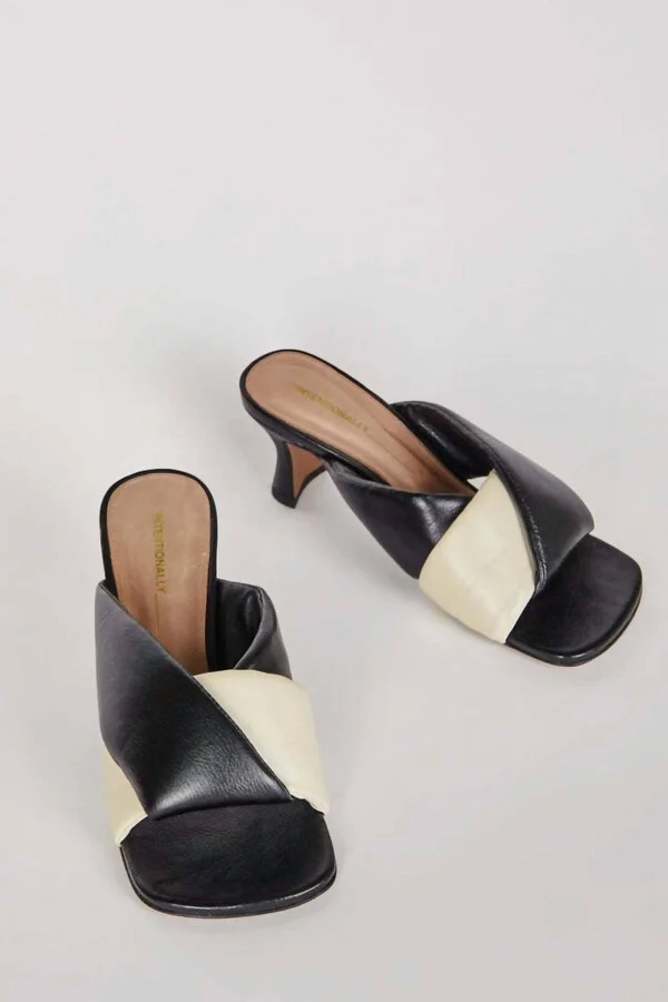 Women's Tele Heels In Black/white