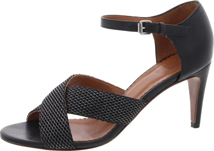 Womens Textured Leather Pumps