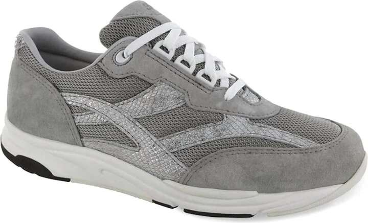 Women's Tour Mesh Lace Up Sneaker In Plata Mix