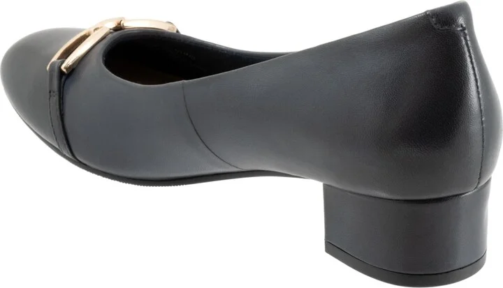 Women's Trotters Dakota Pumps - Image 5