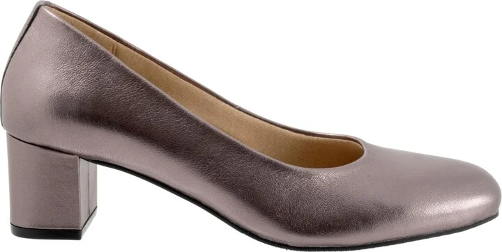 Women's Trotters Daria Pumps - Image 2