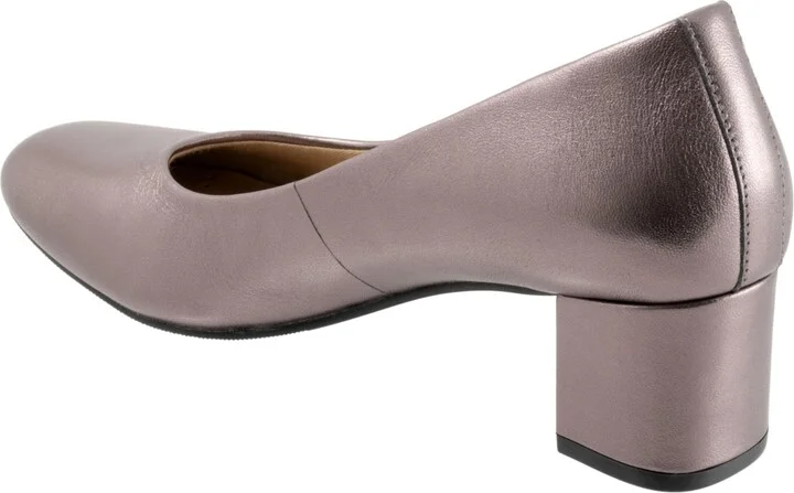 Women's Trotters Daria Pumps - Image 3