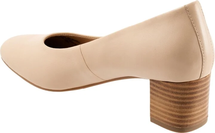 Women's Trotters Daria Pumps - Image 8