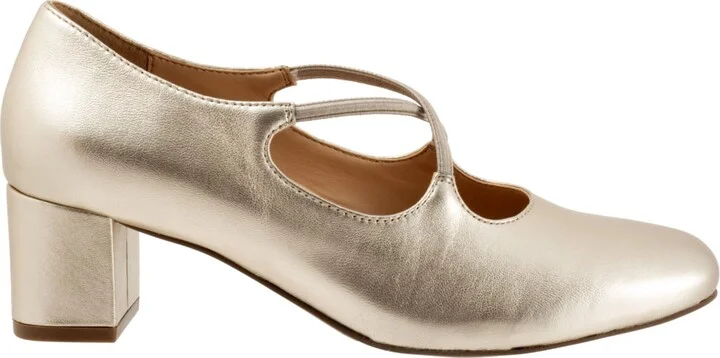 Women's Trotters Demi Pumps - Image 7