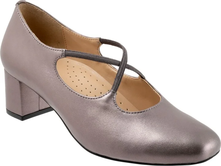 Women's Trotters Demi Pumps