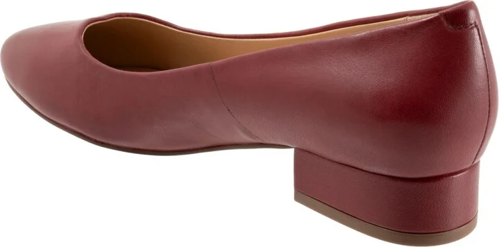 Women's Trotters Jewel Pumps - Image 2
