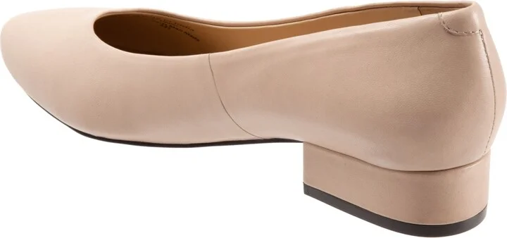 Women's Trotters Jewel Pumps - Image 5