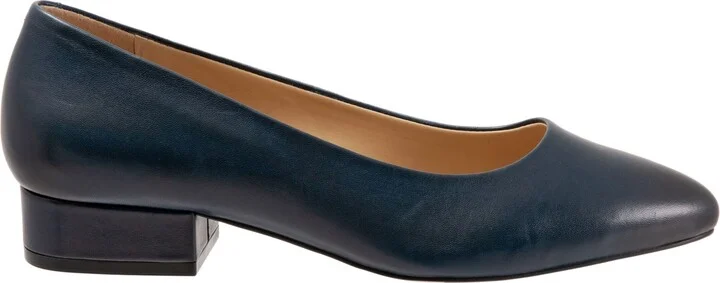 Women's Trotters Jewel Pumps - Image 6