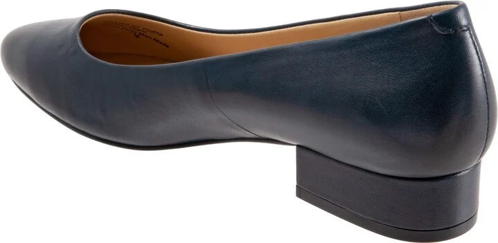 Women's Trotters Jewel Pumps - Image 7
