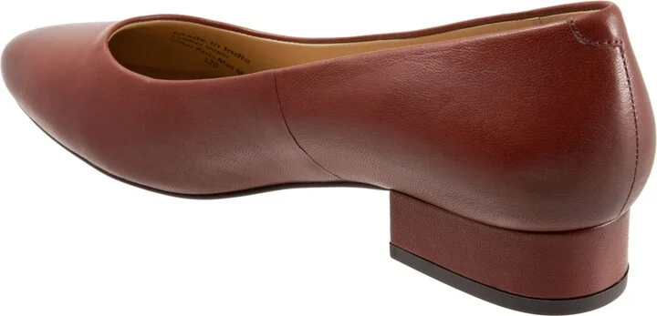 Women's Trotters Jewel Pumps - Image 9