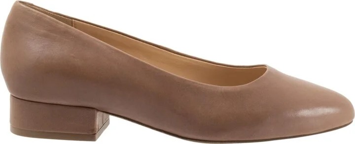 Women's Trotters Jewel Pumps - Image 10
